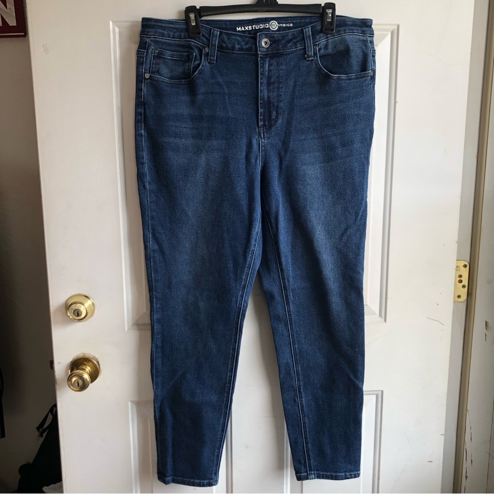 🌟 3/$15 Max Studio indigo jeans size 18W